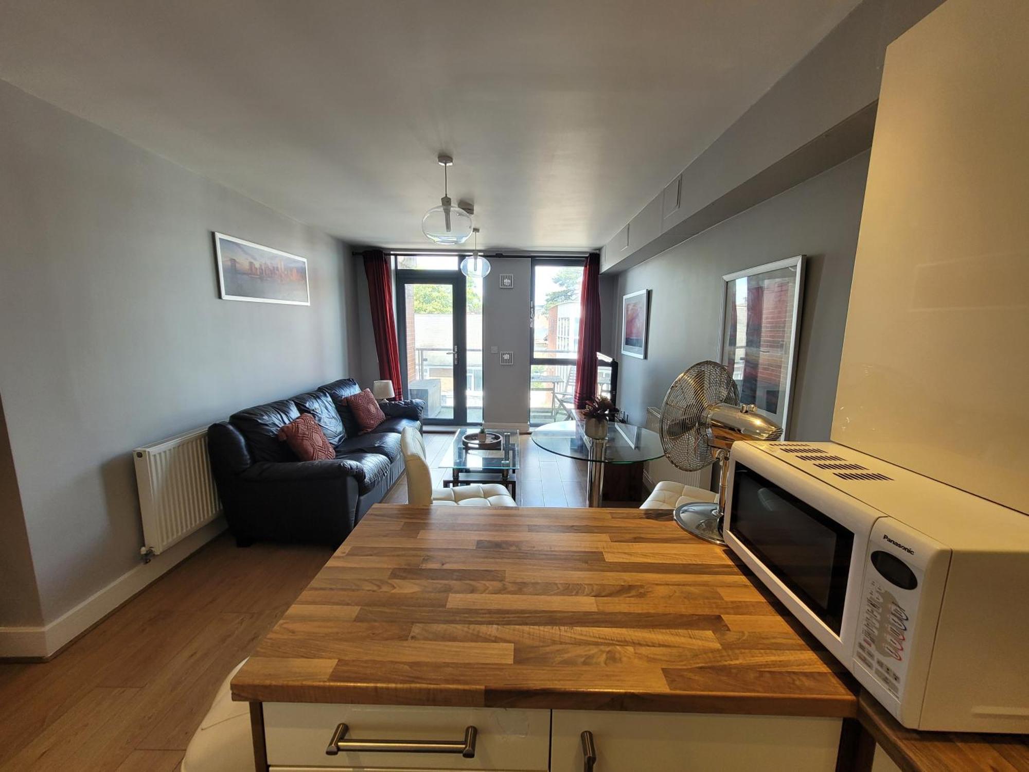 Lesley Court- A Lovely Spacious 2 Bedroom Apartment By Catchpole Stays Chelmsford Exterior foto