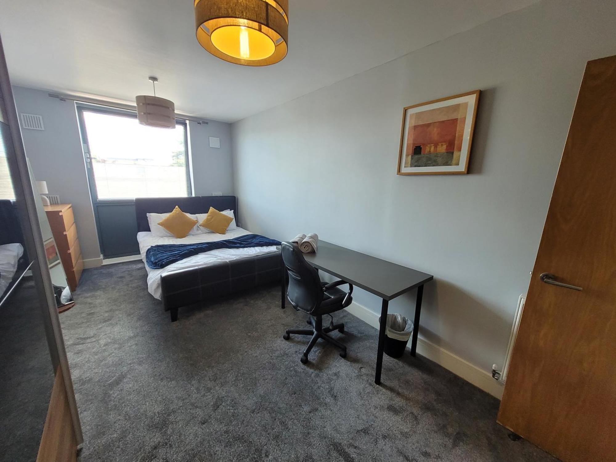 Lesley Court- A Lovely Spacious 2 Bedroom Apartment By Catchpole Stays Chelmsford Exterior foto